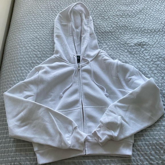 Wild Fable White Cropped Sweatshirt